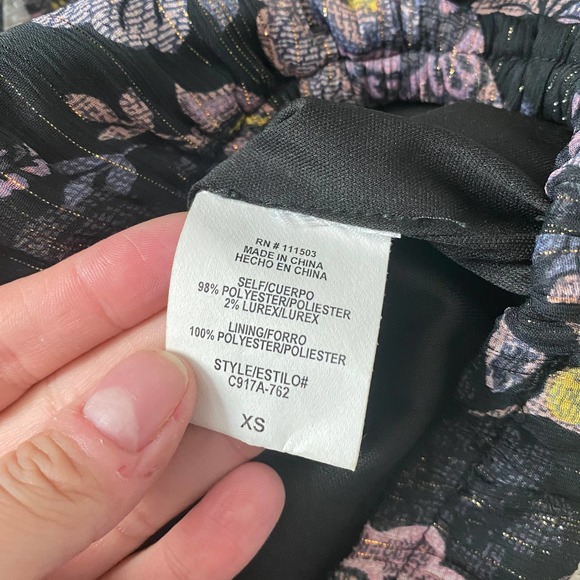 🚫Sold🚫 June & Hudson Floral Surplice Crop Top - Picture 4 of 4